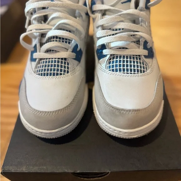 Jordan 4 retros kids PS size 3